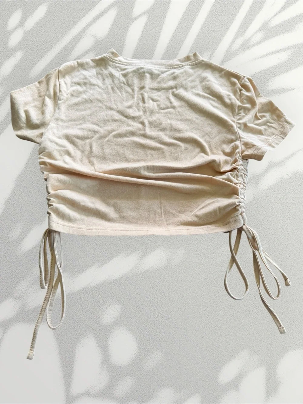🧸 Neutral Ruched Crop Top 🧸 - Picture 3 of 3
